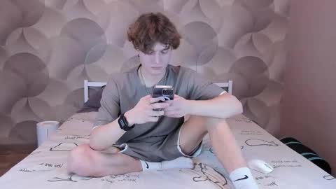 Snapshot of ian_flor chatting on February 12, 3:18 pm Ian Flor online show from February 12, 3:18 pm