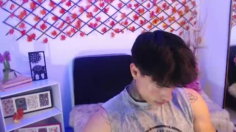 Snapshot of ian_west chatting on June 9, 6:19 pm Ian online show from June 9, 6:19 pm