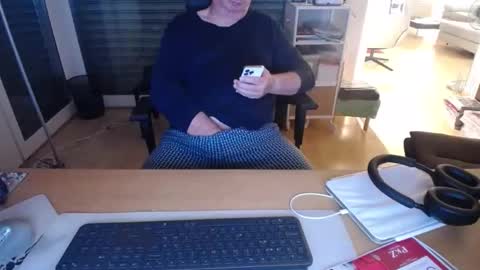 iandy12 online show from June 2, 10:01 pm