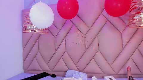 ibbie_ online show from February 15, 12:18 am