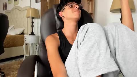 ibratxandy online show from March 11, 12:38 am