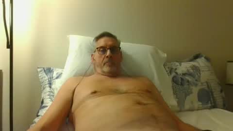 icanhelpu43 online show from February 10, 5:25 am