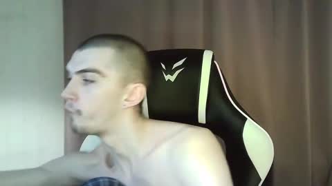 MAX online show from February 2, 5:15 pm