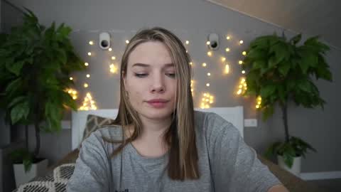 Danielle online show from January 7, 5:53 pm