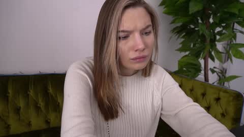 Danielle online show from January 13, 2:21 pm