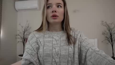 Danielle online show from February 9, 8:33 am