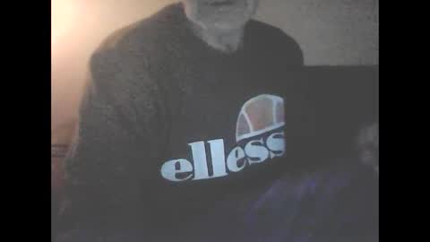 Snapshot of icemandude chatting on February 21, 11:54 pm icemandude online show from February 21, 11:54 pm