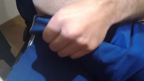 icky_thumps online show from December 8, 7:58 am