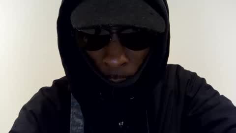 Snapshot of igcognito647033 chatting on March 17, 12:26 am igcognito647033 online show from March 17, 12:26 am