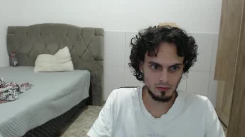 Snapshot of igorcdsss chatting on April 8, 3:17 am igorcdsss online show from April 8, 3:17 am