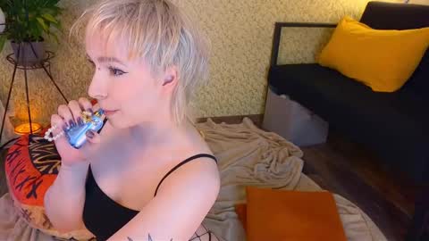 Emmy  help me reach 100 thumbs up online show from November 17, 7:41 pm