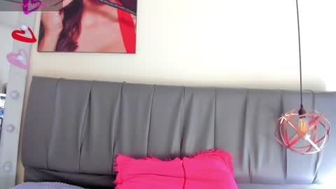Isabella online show from July 16, 1:17 pm