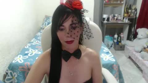 Ilaira  online show from May 3, 11:33 pm