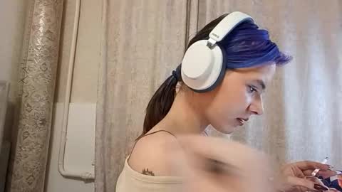 Snapshot of ilianabilly chatting on February 20, 4:18 pm Aurora online show from February 20, 4:18 pm