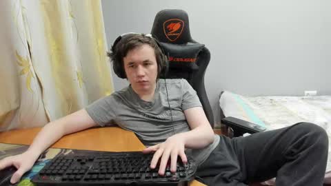 iliaskris online show from March 20, 8:03 pm