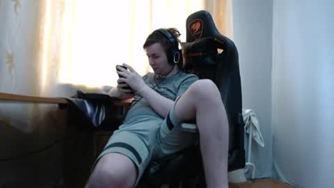 Snapshot of iliaskrisloveee chatting on June 27, 7:24 am lord online show from June 27, 7:24 am