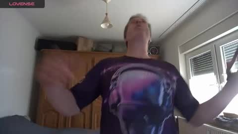iliebetight online show from April 21, 9:59 am