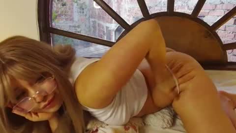 ILAYNA Independient model online show from August 6, 10:33 pm