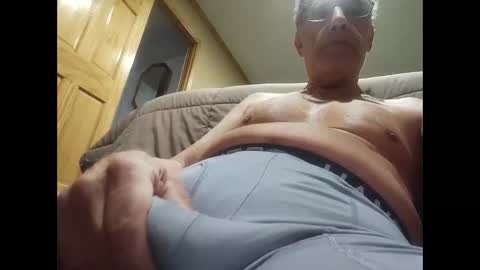 illshowmine1 online show from March 18, 1:47 pm