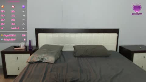 Snapshot of iloniya chatting on November 16, 12:00 pm iloniya online show from November 16, 12:00 pm