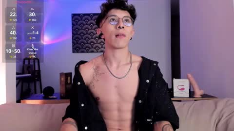 IM  THOMAS online show from December 23, 2:31 am
