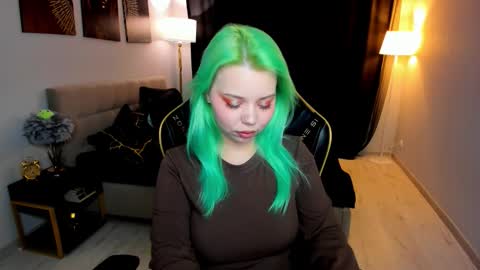 Roxy online show from January 18, 7:39 pm