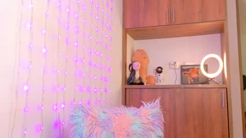 im_anna_ online show from April 18, 8:20 pm