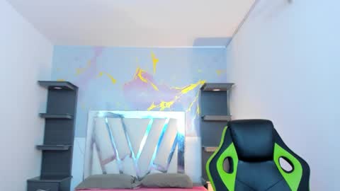 im_brittany_333 online show from January 17, 8:45 pm