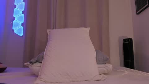 Jhonatan online show from April 11, 11:09 pm