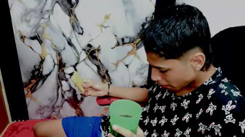 Snapshot of im_david01 chatting on February 5, 1:27 pm im_david01 online show from February 5, 1:27 pm