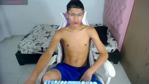 im_david01 online show from May 10, 9:31 pm