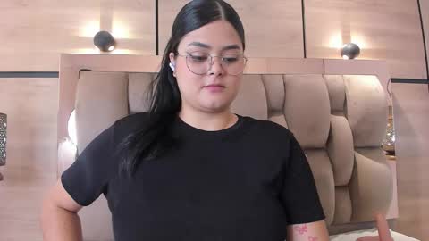 Snapshot of im_mou_ chatting on January 8, 1:02 pm im mou online show from January 8, 1:02 pm