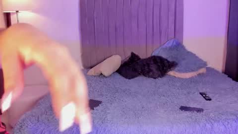 im tiffany  online show from March 4, 7:03 am