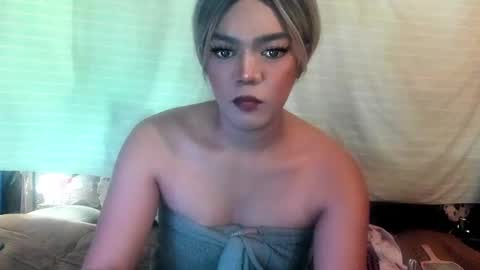 ella may online show from January 27, 4:09 am