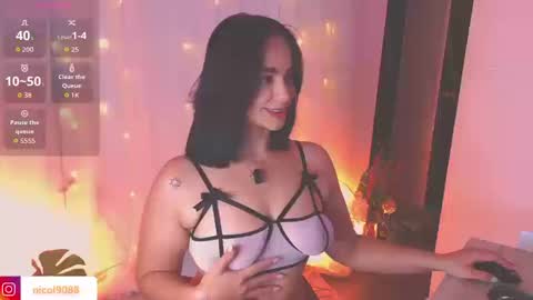 Leana online show from March 12, 8:15 pm