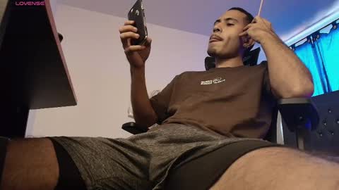 Snapshot of imyourg0d chatting on June 8, 3:45 pm Daniel thumb up me please its important Im new INDEPENDENT MODEL online show from June 8, 3:45 pm