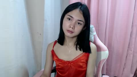 Snapshot of imyourloveypinay chatting on January 31, 3:44 pm thaddea online show from January 31, 3:44 pm