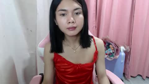 Snapshot of imyourloveypinay chatting on February 6, 9:11 am thaddea online show from February 6, 9:11 am