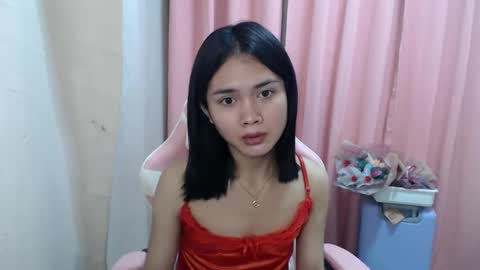 Snapshot of imyourloveypinay chatting on February 7, 7:06 pm thaddea online show from February 7, 7:06 pm