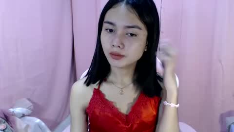 Snapshot of imyourloveypinay chatting on February 27, 4:32 pm thaddea online show from February 27, 4:32 pm