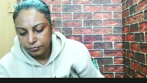 Snapshot of indian_spice_girl chatting on June 22, 9:17 am indian_spice_girl online show from June 22, 9:17 am