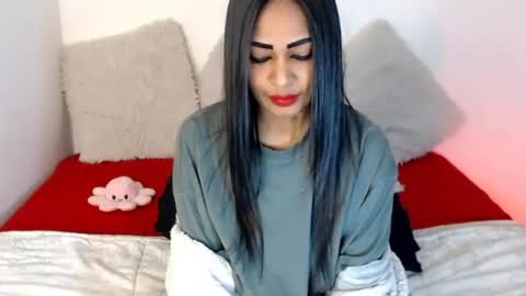 Jazmin online show from June 20, 3:20 am
