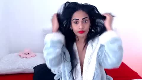 Jazmin online show from June 26, 9:03 am