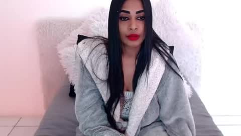 Jazmin online show from July 13, 9:23 am