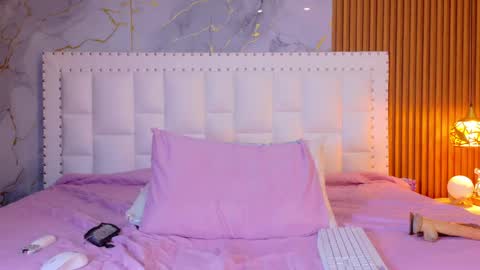 LITTLE AINHOA  online show from March 12, 8:26 pm