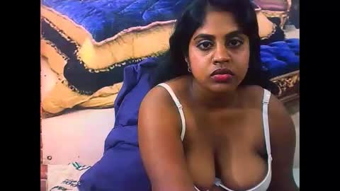 Snapshot of indiandiva27 chatting on February 10, 6:56 pm indiandiva27 online show from February 10, 6:56 pm