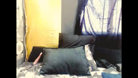 Snapshot of indianhoneyx chatting on February 3, 6:40 am indianhoneyx online show from February 3, 6:40 am