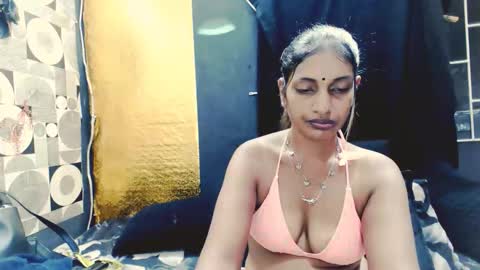 Snapshot of indianhoneyx chatting on February 9, 6:34 pm indianhoneyx online show from February 9, 6:34 pm