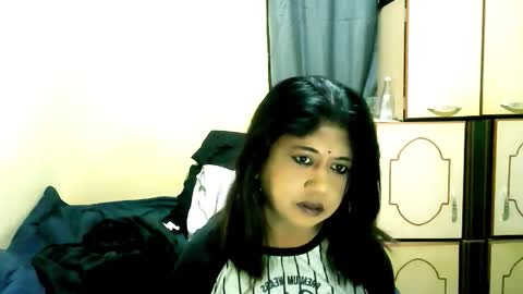 Snapshot of indianpleasures21 chatting on May 14, 2:18 am indianpleasures21 online show from May 14, 2:18 am