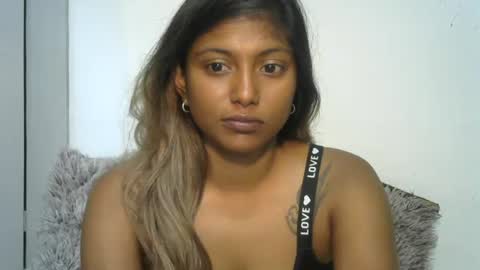 indianqtpie6 online show from April 12, 6:07 am